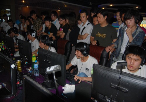 T1 和 Rex Regum Qeon 资格赛进入 Champions 2025