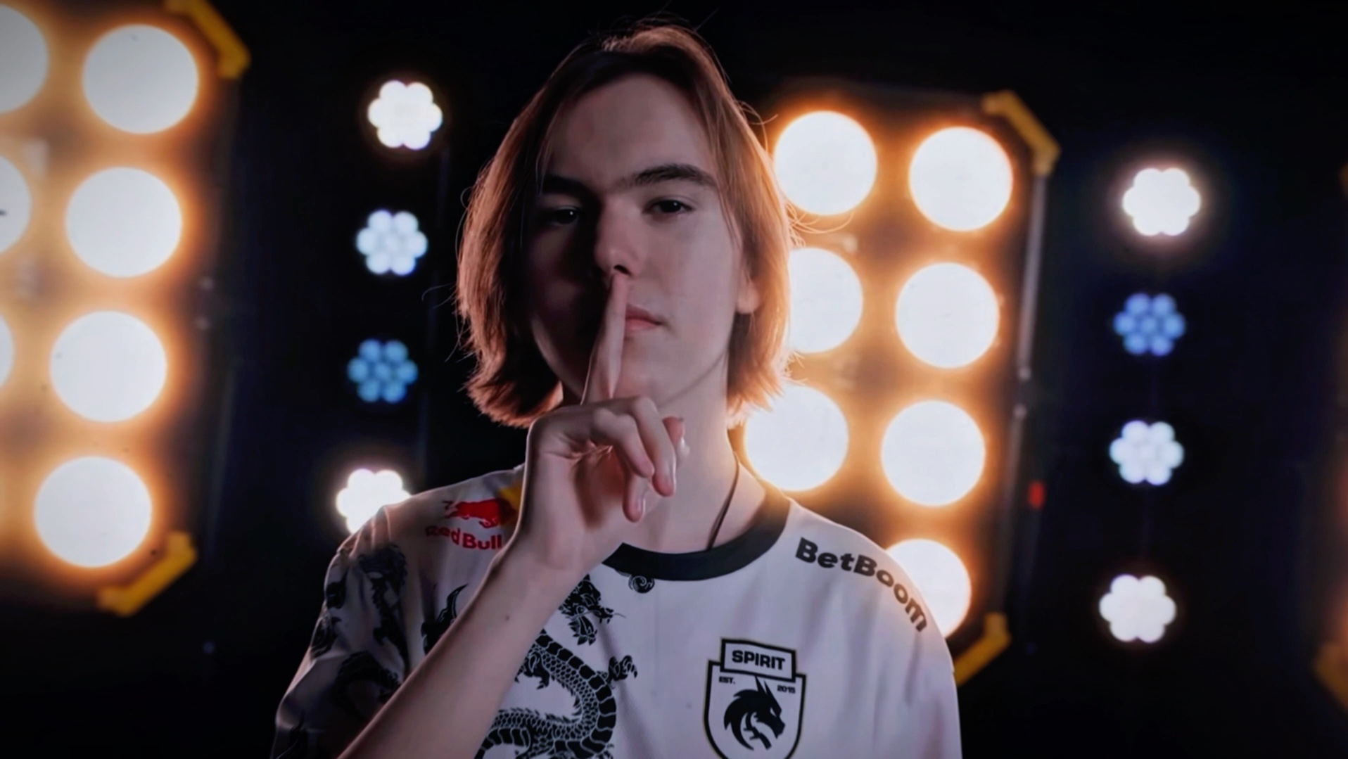 强势碾压！多人射击技能展现出西瓜找回状态，LVG毫不留情地赢得首局