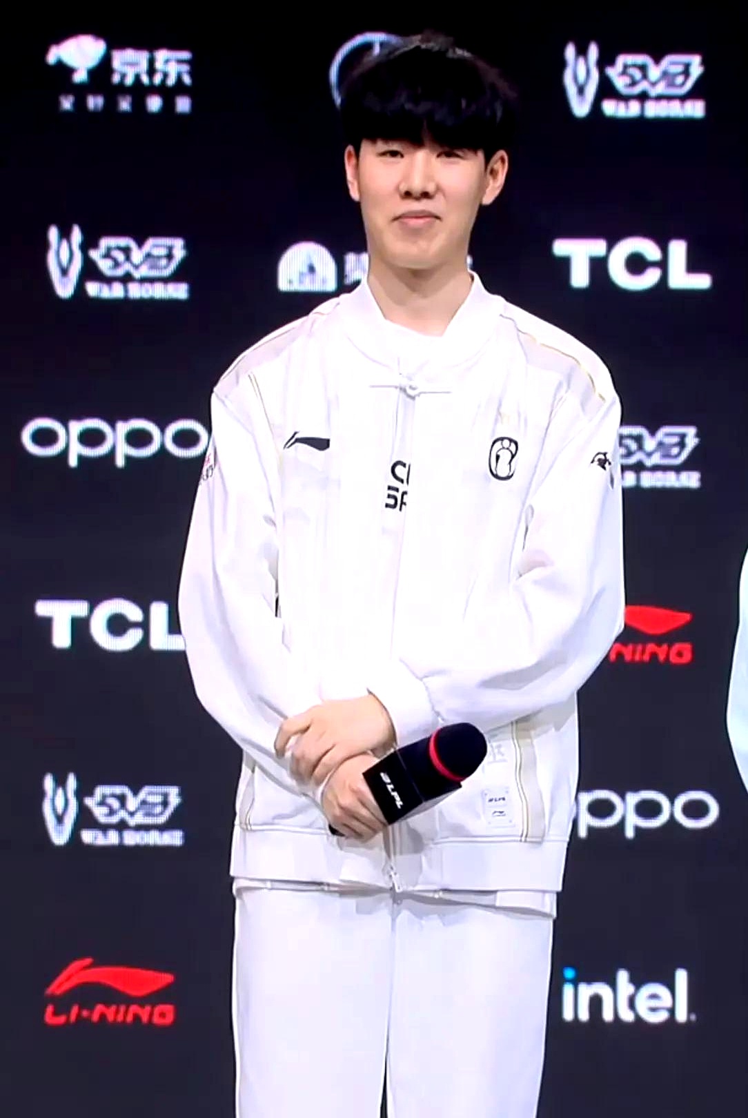 Dplus KIA 和 KT Rolster 在 LCK 2025 赛季中取得胜利